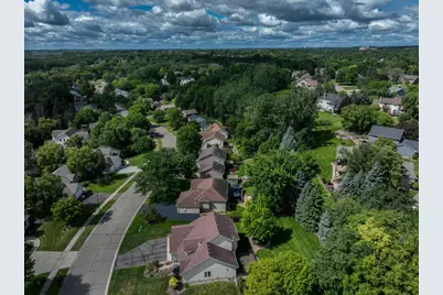 1104 Falls Curve, Chaska, MN 55318 - Photo 53