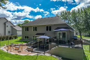 1104 Falls Curve, Chaska, MN 55318 - Photo 49