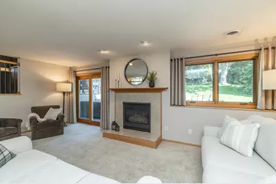 1104 Falls Curve, Chaska, MN 55318 - Photo 31