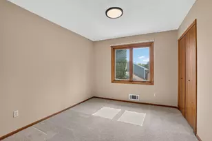 21 Carriage Ln, Burnsville, MN 55306 - Photo 23