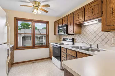 1799 1/2 County Road E E #30, White Bear Lake, MN 55110 - Photo 3