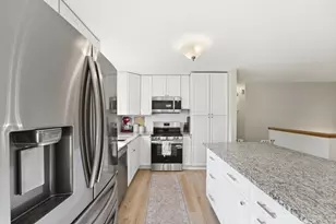 975 Savannah Rd, Eagan, MN 55123 - Photo 9