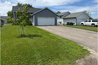 445 Maryland Street NW, Hutchinson, MN 55350 - Photo 11