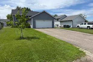 445 Maryland St NW, Hutchinson, MN 55350 - Photo 11