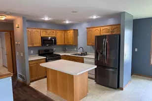 445 Maryland St NW, Hutchinson, MN 55350 - Photo 5