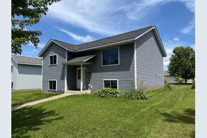 445 Maryland Street NW, Hutchinson, MN 55350 - Photo 3