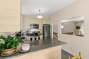 926 Sherwood Rd, Shoreview, MN 55126 - Photo 9