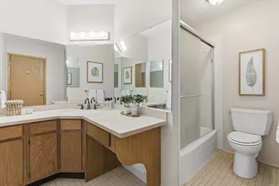 2425 E Franklin Avenue #212, Minneapolis, MN 55406 - Photo 11