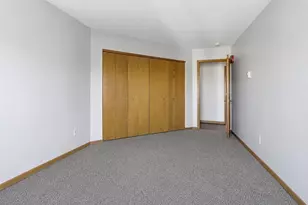 2425 E Franklin Ave, Minneapolis, MN 55406 - Photo 15