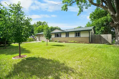701 Ballantyne Lane NE, Spring Lake Park, MN 55432 - Photo 3
