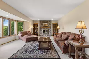 7885 Kingsview Ln N, Maple Grove, MN 55311 - Photo 5
