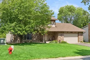 7885 Kingsview Ln N, Maple Grove, MN 55311 - Photo 3