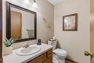 7885 Kingsview Ln N, Maple Grove, MN 55311 - Photo 19