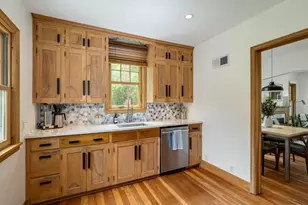21 Queen Ave S, Minneapolis, MN 55405 - Photo 9