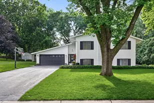 9909 Washburn Ave S, Bloomington, MN 55431 - Photo 3
