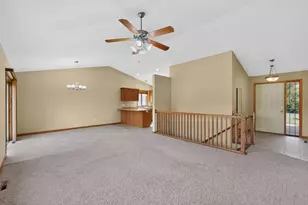 634 8th St SW, Pine Island, MN 55963 - Photo 9