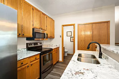 8581 Cortland Road, Eden Prairie, MN 55344 - Photo 11
