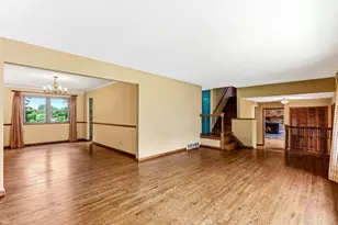7033 Courtly Rd, Woodbury, MN 55125 - Photo 7