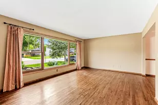 7033 Courtly Rd, Woodbury, MN 55125 - Photo 5