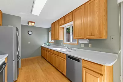 4212 Desoto Street, Vadnais Heights, MN 55127 - Photo 11