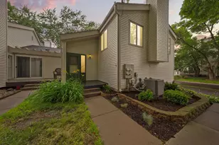 435 Fontaine Ct, Woodbury, MN 55125 - Photo 1