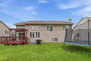 182 Ardennes Ave NE, Shakopee, MN 55379 - Photo 9