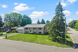 2162 Maple Ln E, Maplewood, MN 55109 - Photo 39