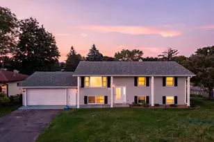 2162 Maple Ln E, Maplewood, MN 55109 - Photo 1