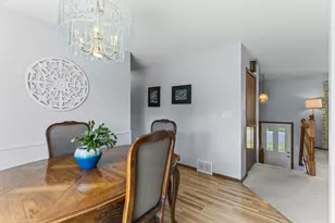 2162 Maple Ln E, Maplewood, MN 55109 - Photo 9