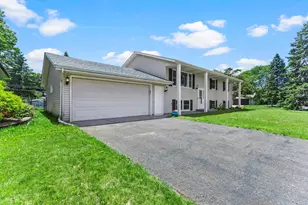 2162 Maple Ln E, Maplewood, MN 55109 - Photo 33