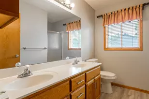 8284 Ashford Rd, Woodbury, MN 55125 - Photo 43