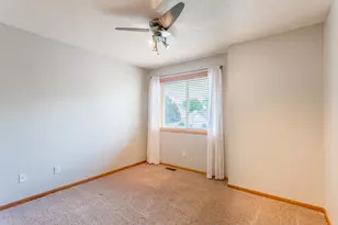 8284 Ashford Rd, Woodbury, MN 55125 - Photo 47