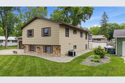 715 Sunset Street SW, Hutchinson, MN 55350 - Photo 33