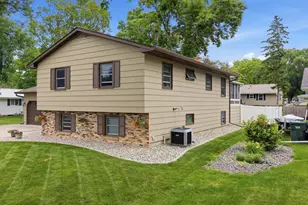 715 Sunset St SW, Hutchinson, MN 55350 - Photo 33