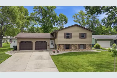 715 Sunset Street SW, Hutchinson, MN 55350 - Photo 1
