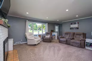 611 S Broadway St, New Ulm, MN 56073 - Photo 7