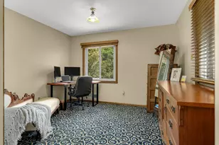 7660 Heritage Rd, Eden Prairie, MN 55346 - Photo 19