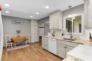 7660 Heritage Rd, Eden Prairie, MN 55346 - Photo 11