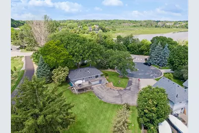 3921 Minnewashta Court, Chanhassen, MN 55331 - Photo 3