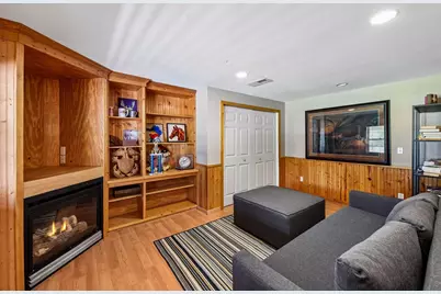3921 Minnewashta Court, Chanhassen, MN 55331 - Photo 23
