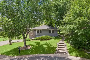 3921 Minnewashta Ct, Chanhassen, MN 55331 - Photo 29