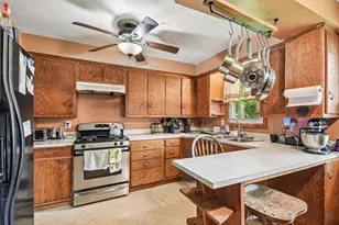 215 17th St W, Hastings, MN 55033 - Photo 5