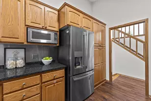1306 Berry Ridge Rd, Eagan, MN 55123 - Photo 15
