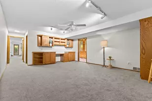 1306 Berry Ridge Rd, Eagan, MN 55123 - Photo 19