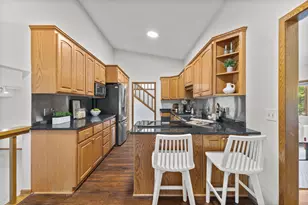 1306 Berry Ridge Rd, Eagan, MN 55123 - Photo 13
