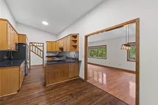 1306 Berry Ridge Rd, Eagan, MN 55123 - Photo 15
