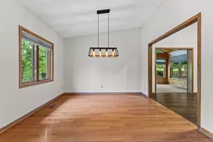 1306 Berry Ridge Rd, Eagan, MN 55123 - Photo 21