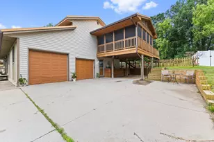 1306 Berry Ridge Rd, Eagan, MN 55123 - Photo 5