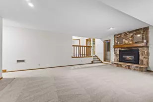 1306 Berry Ridge Rd, Eagan, MN 55123 - Photo 7