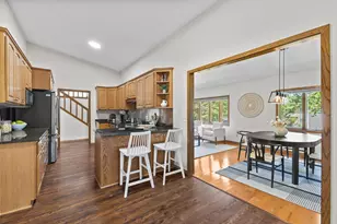 1306 Berry Ridge Rd, Eagan, MN 55123 - Photo 11